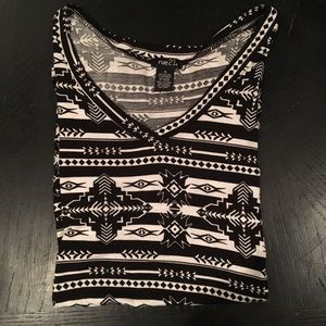 🚨3 for 10🚨Rue 21 T-shirt